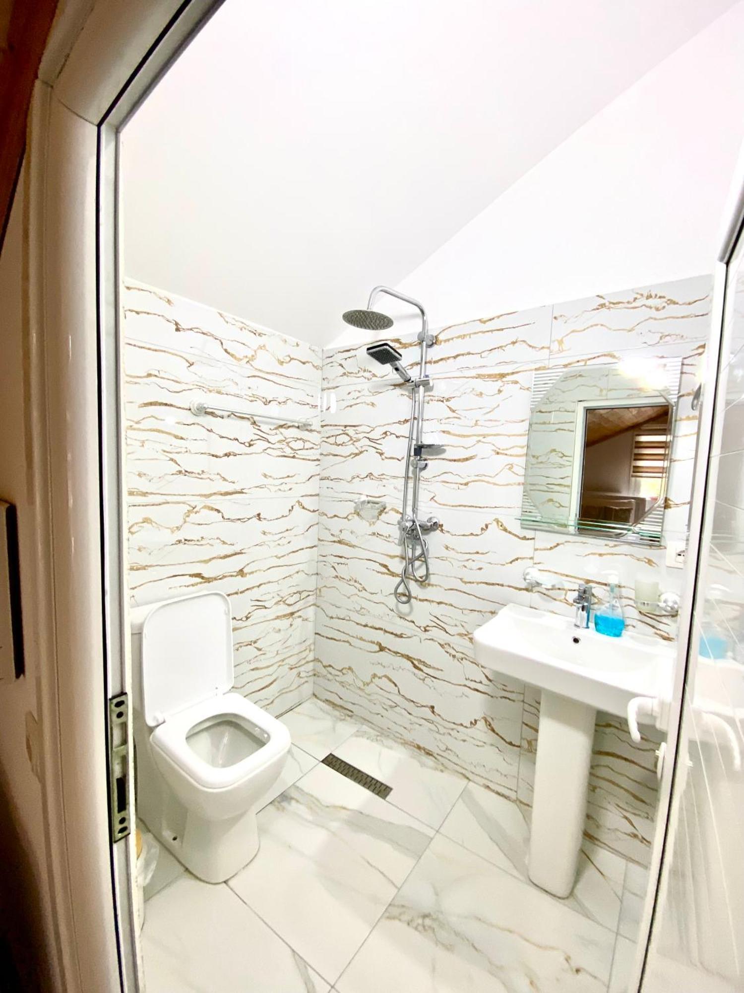 Guest House Rean بيرات المظهر الخارجي الصورة